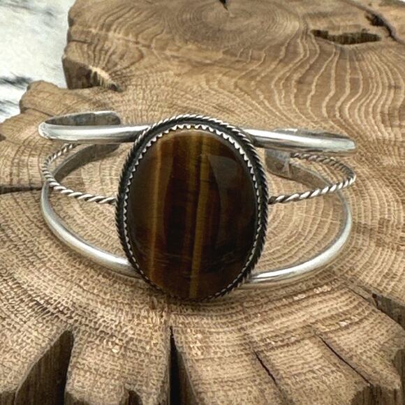 1970s Native American NAVAJO Sterling Silver Tiger's Eye Cabochon Cuff Bracelet - Picture 1 of 4